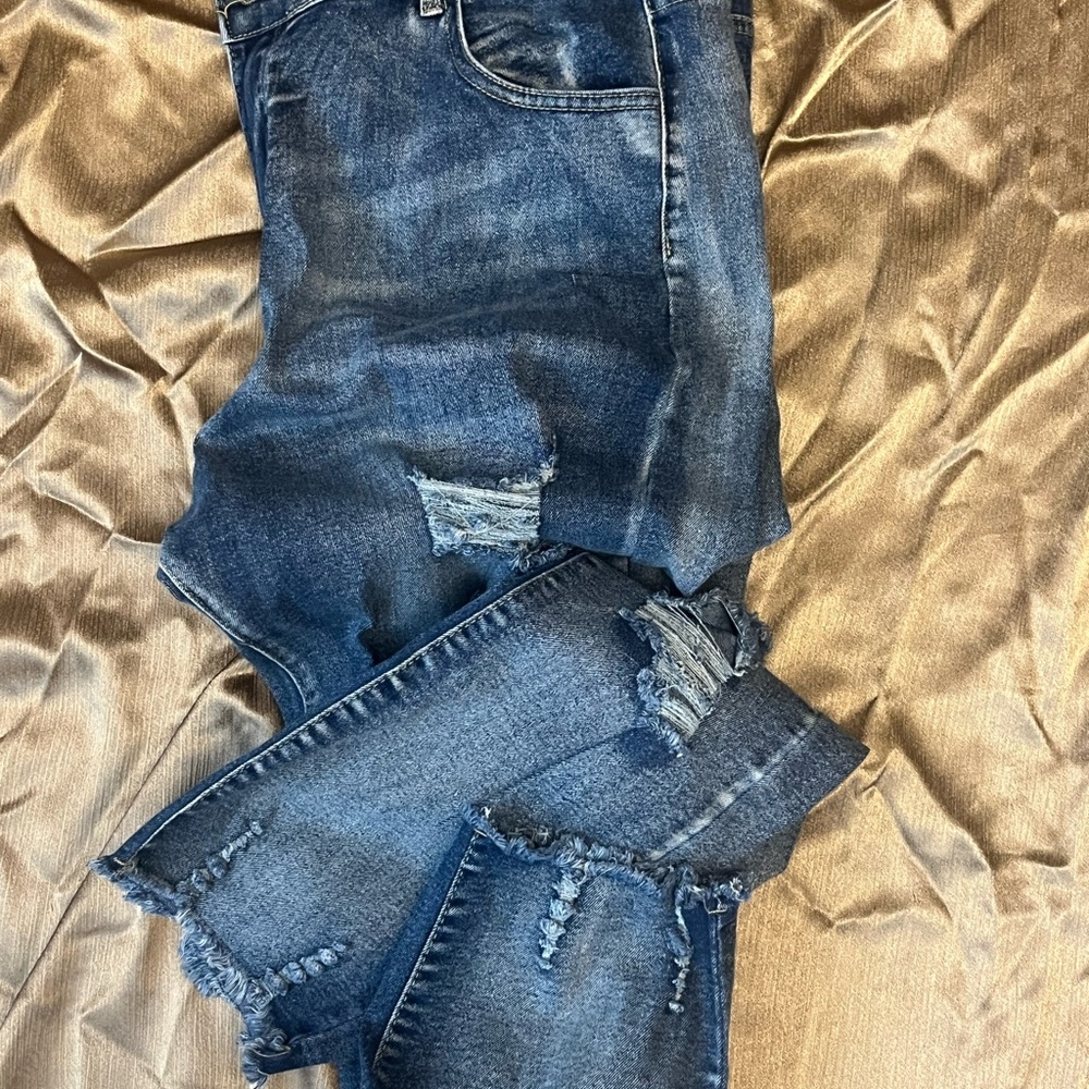 Distressed Dark Blue Cropped Women's Jeans - Frayed Hem